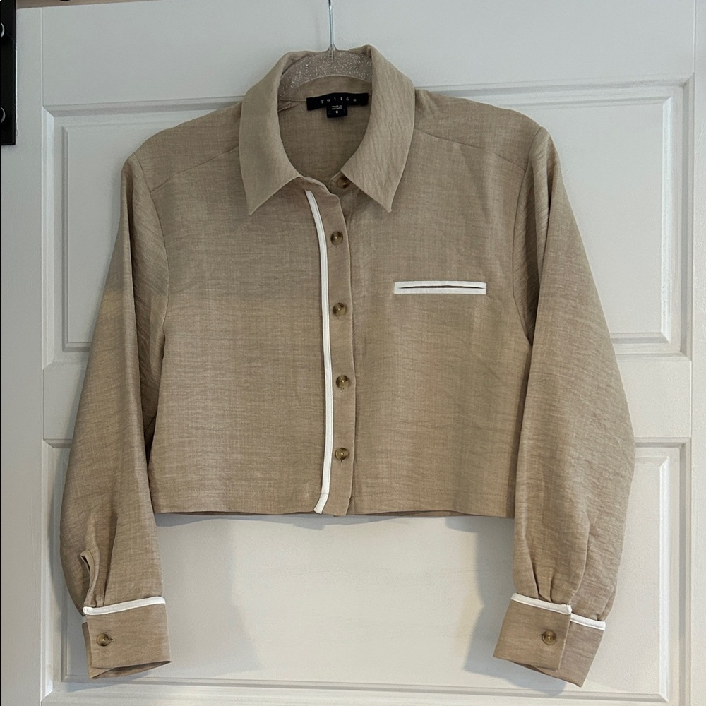 Trimmed In White!  Sharp Summer Blazer!